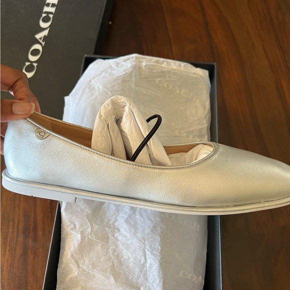 NWT COACH Emilia Silver Metallic Leather Ballet Flats - 9.5 - Picture 6 of 11